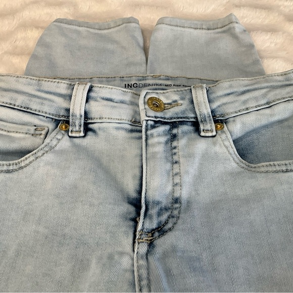 I.n.c. International Concepts Women's Skinny Light Wash Distressed Jean Size 4 - Picture 5 of 11
